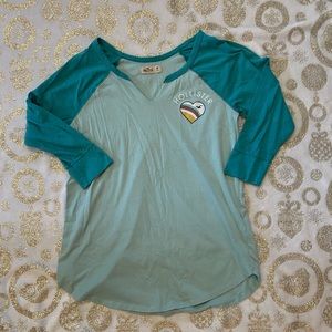 Hollister t-shirt with mid length sleeves!